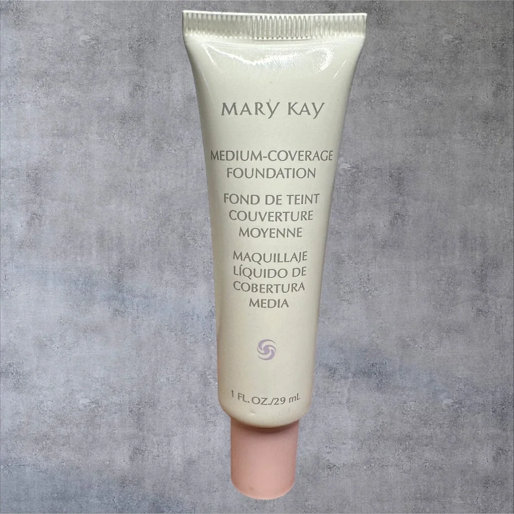 Mary Kay Medium-Coverage Foundation 1oz Ivory 104‎ New Pink Cap Liquid